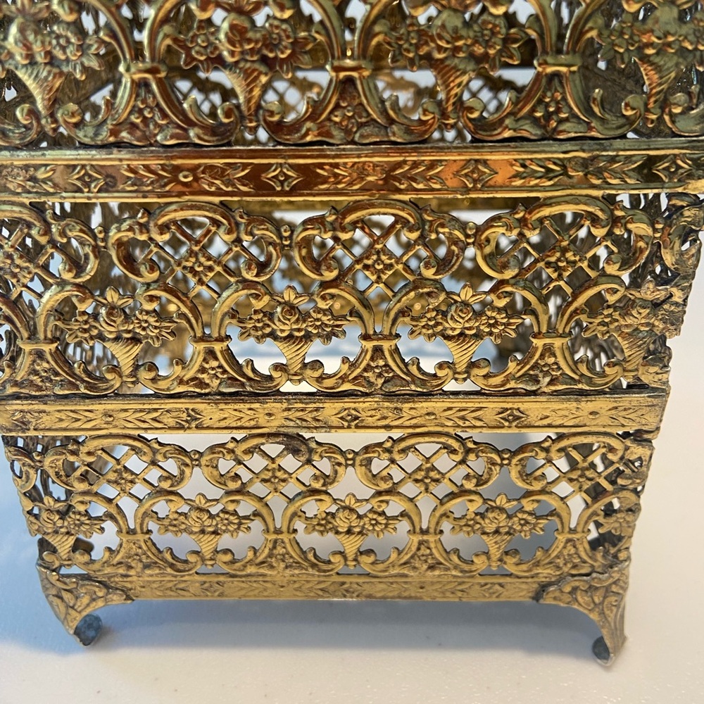 Vintage Ornate Filigree Metal Jewelry Box - Gold Tone - Picture 8 of 15